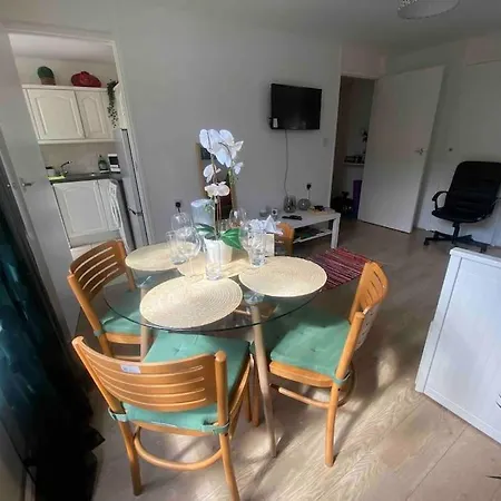 Apt 2/4People Archway/Holloway